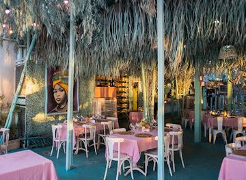 brazil/planalto-central/bar/venicce-beach