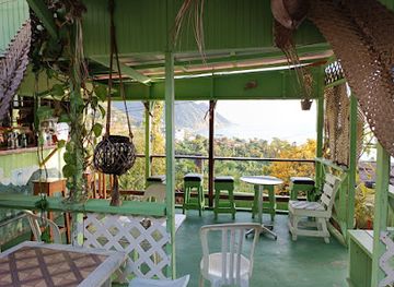 dominica/roseau/bar/top-bar