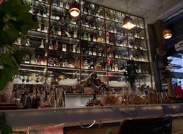 Moretenders’ Cocktail Crib & Sushi