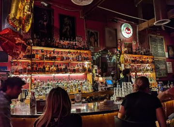 texas/houston/montrose/bar/poison-girl