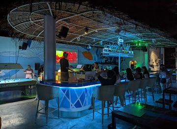 philippines/central-visayas/bar/isla-bar