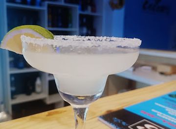 ecuador/pacific-coast/bar/colors-cocktail-bar