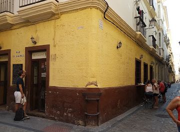 spain/cadiz/old-town/bar/bar-el-laurel