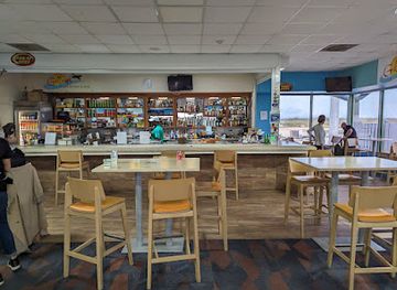 turks-and-caicos-islands/chalk-sound-national-park/bar/gilley-s-restaurant-bar