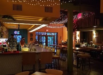 texas/houston/montrose/bar/the-toasted-coconut