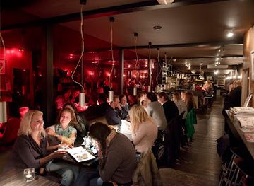 netherlands/wadden-islands/bar/bubbles-wines