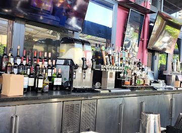 california/oakland/jack-london-square/bar/plank