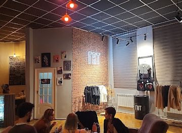 uzbekistan/kyzylkum-desert/bar/sam-craft