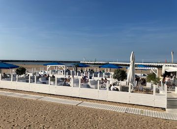 belgium/ostend-beach/bar/petite-plage