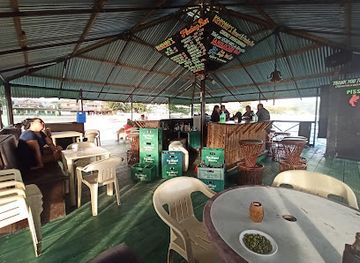 philippines/anawangin-cove/bar/kokomo-s-floating-bar