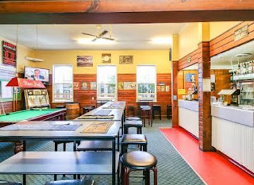 new-zealand/whanganui/bar/commercial-hotel