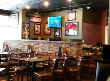 oklahoma/moore/bar/louie-s-grill-bar