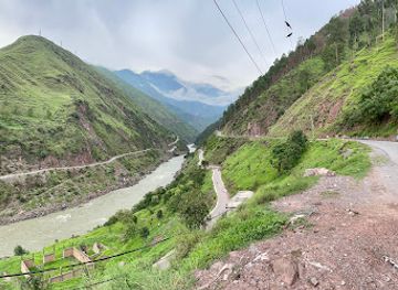 pakistan/neelum-valley/bar/broadway-restaurant