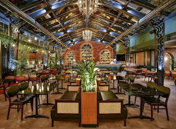 kosovo/vushtrri/bar/friends-lounge