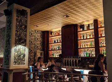 massachusetts/boston/bar/roxanne-s