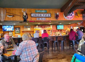 michigan/warren-dunes-state-park/bar/red-arrow-roadhouse