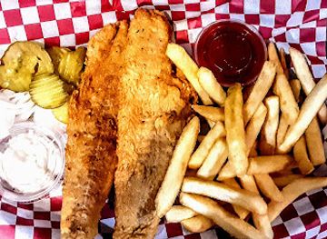 illinois/cahokia-mounds-state-historic-site/bar/kramdens-bar-grill