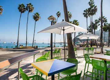 california/santa-catalina-island/bar/naughty-fox