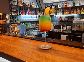 The Square -Gin and tonic bar