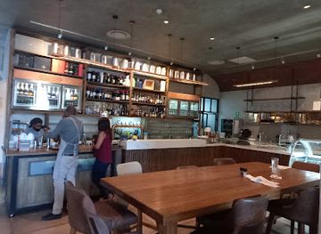 south-africa/kalahari/bar/carnelian-at-the-rock