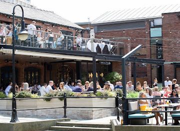 united-kingdom/manchester/castlefield/bar/dukes-92