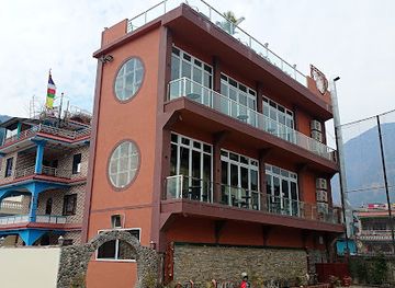 nepal/kanchenjunga-base-camp/bar/baranda-restro-and-events