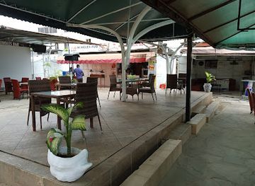 kenya/mombasa-beach/bar/mingles-lounge