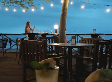 malaysia/borneo/bar/zing-sunset-bar