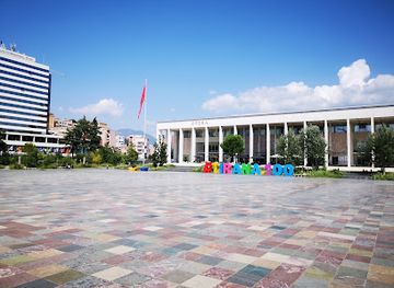 albania/tirana/skanderbeg-square/bar/opera-cafe