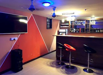 ghana/kusaug/bar/shiks-pub