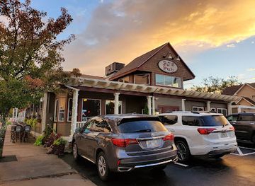 rhode-island/beavertail-state-park/bar/pj-s-pub