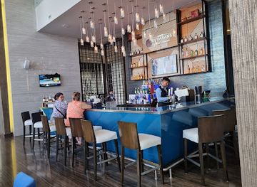 panama/pacific-coast/bar/bar-blue