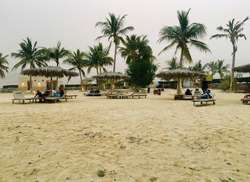 oman/al-hajar-ash-sharqi/bar/beach-bar