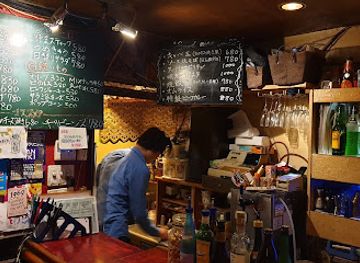 japan/tokyo/harajuku/bar/rock-bar-half-moon