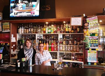 washington/everett/bar/twin-foxes