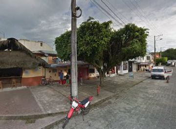 ecuador/tena/bar/bar-los-troncos