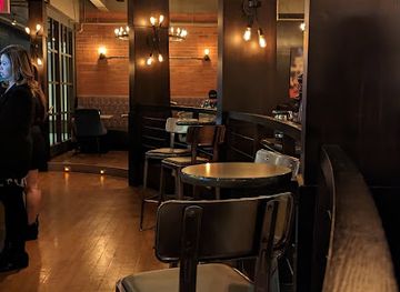 canada/calgary-region/bar/carver-s-steakhouse-lounge