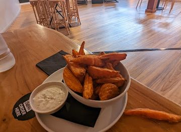 australia/central-highlands/bar/hops-and-vine