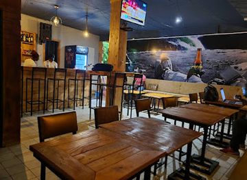 gabon/congo-basin/bar/le-kosmos-bar