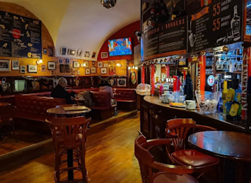 slovenia/upper-carniola/bar/holidays-pub