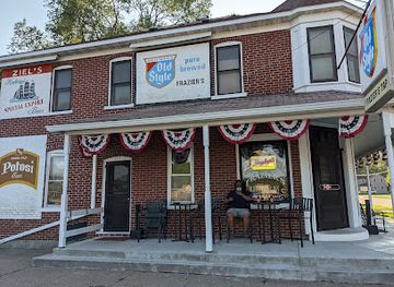 iowa/effigy-mounds-national-monument/bar/frazier-s-old-faithful-inn