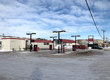 canada/iqaluit/bar/co-op-gas-bar