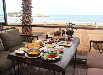 turkiye/trabzon/akcaabat/bar/lauss-cafe-lounge