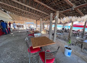mexico/baja-california-peninsula/bar/club-de-playa-isla-partida