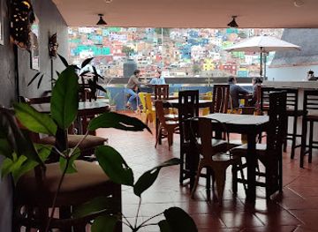 mexico/guanajuato/valenciana/bar/nigromante-cocktail-rooftop