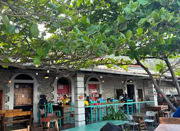Gwòg Bar Restaurant