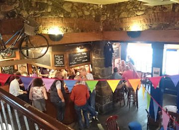 guernsey/forest/bar/the-cock-and-bull