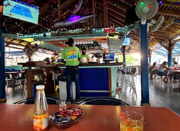 sint-maarten/simpson-bay/bar/lee-s-roadside-bar-grill
