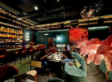 singapore/ang-mo-kio/bar/set-of-six
