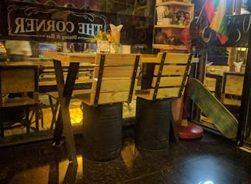 myanmar-burma/golden-triangle/bar/corner-bar